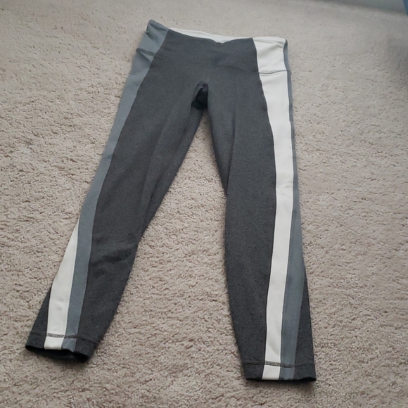 Athleta Pants - Athleta Powervita Color block ankle legging